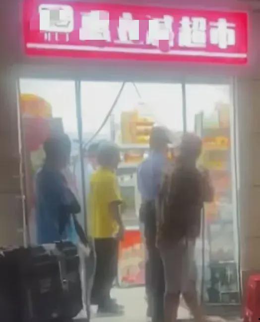 武汉女子商场事件吃瓜视频,吃瓜群众视角下的现场视频回顾