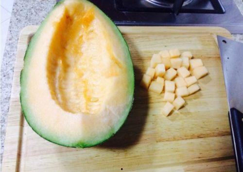 二胖吃哈密瓜的视频,哈密瓜盛宴尽享甜蜜时光